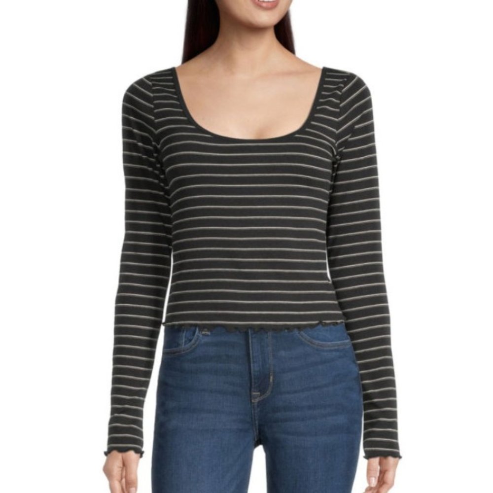 Arizona Juniors Scoop Neck Long Sleeve T-Shirt